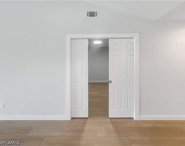 5908 Cranbrook Way - Photo Thumbnail 13