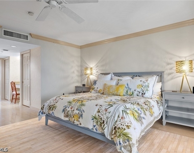 6849 Grenadier Boulevard - Photo Thumbnail 19