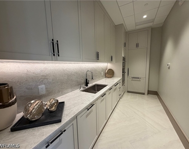 6849 Grenadier Boulevard - Photo Thumbnail 42