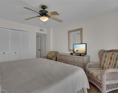 1300 Gulf Shore Boulevard N - Photo Thumbnail 11