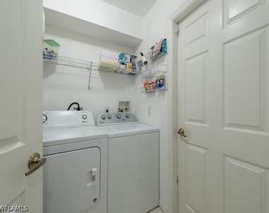 1082 Capri Drive - Photo Thumbnail 9