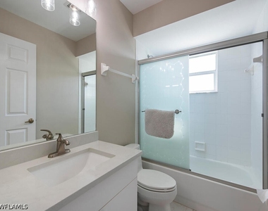 1082 Capri Drive - Photo Thumbnail 7