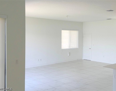 5639 Argento Drive - Photo Thumbnail 4