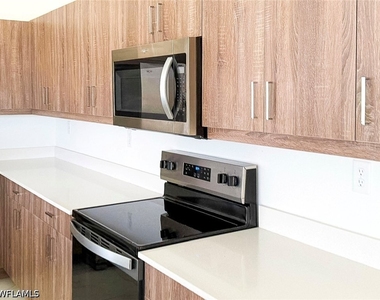 5639 Argento Drive - Photo Thumbnail 6