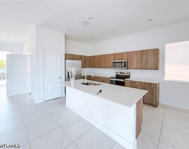5639 Argento Drive - Photo Thumbnail 2