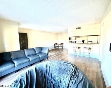 5315 Summerlin Road - Photo Thumbnail 13