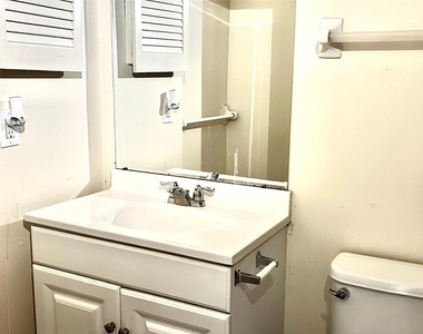 5315 Summerlin Road - Photo Thumbnail 12