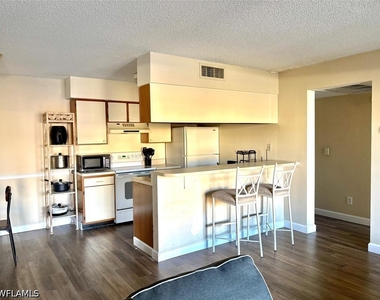 5315 Summerlin Road - Photo Thumbnail 17