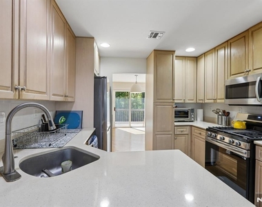 79 Lakeview - Photo Thumbnail 16