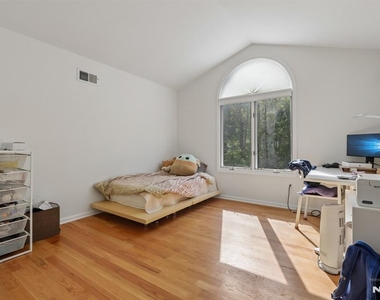 79 Lakeview - Photo Thumbnail 22