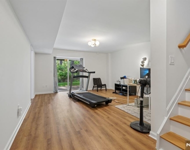 79 Lakeview - Photo Thumbnail 35