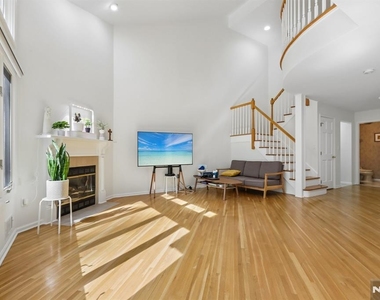 79 Lakeview - Photo Thumbnail 8
