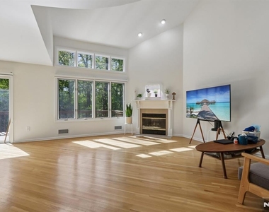 79 Lakeview - Photo Thumbnail 6