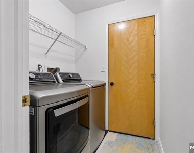 79 Lakeview - Photo Thumbnail 38