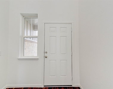 25821 Hedgerow Drive - Photo Thumbnail 6