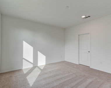 25821 Hedgerow Drive - Photo Thumbnail 21