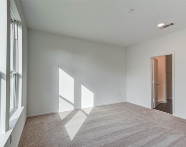 25821 Hedgerow Drive - Photo Thumbnail 20