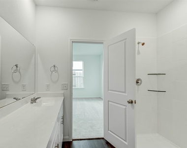 25821 Hedgerow Drive - Photo Thumbnail 23