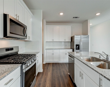 25821 Hedgerow Drive - Photo Thumbnail 15