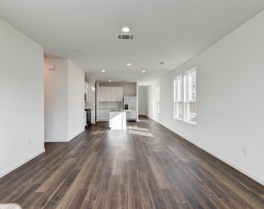 25821 Hedgerow Drive - Photo Thumbnail 12