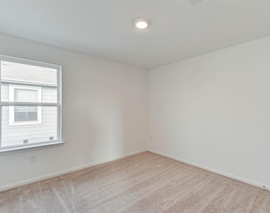 25821 Hedgerow Drive - Photo Thumbnail 30