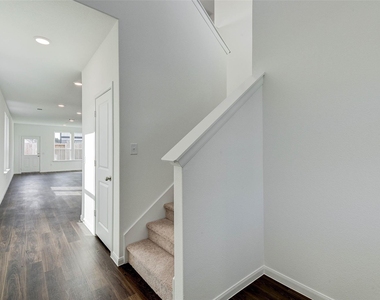 25821 Hedgerow Drive - Photo Thumbnail 27