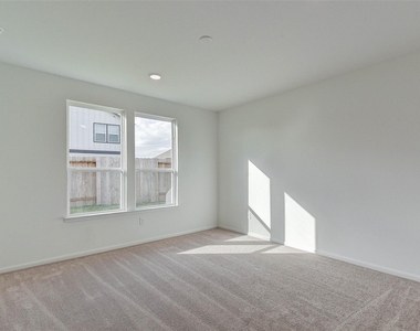 25821 Hedgerow Drive - Photo Thumbnail 18