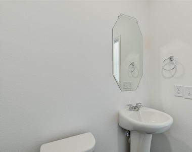 25821 Hedgerow Drive - Photo Thumbnail 17