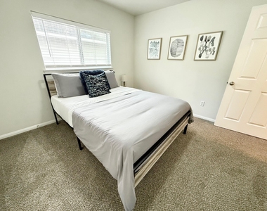 142 E Spindle Tree Circle - Photo Thumbnail 19
