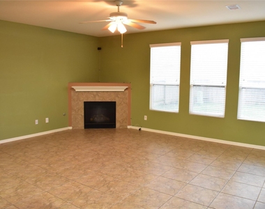 2911 Creek Arbor Circle - Photo Thumbnail 4