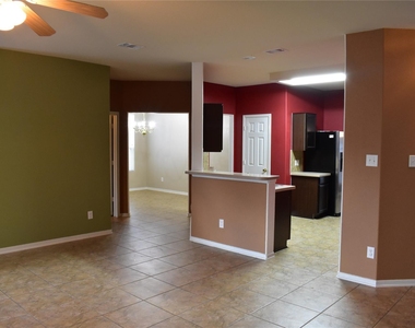 2911 Creek Arbor Circle - Photo Thumbnail 6