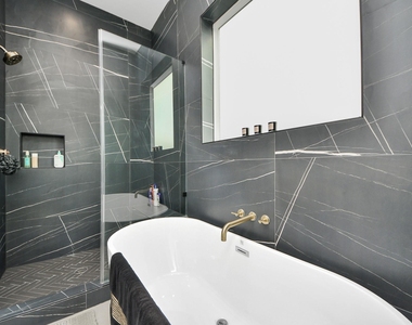 1044 W 17th Street - Photo Thumbnail 36
