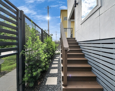 1044 W 17th Street - Photo Thumbnail 43