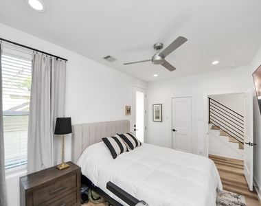 1044 W 17th Street - Photo Thumbnail 6