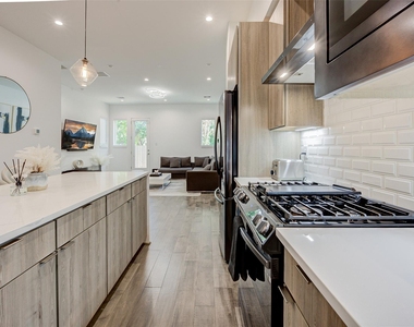 5839 Dolores Street - Photo Thumbnail 8
