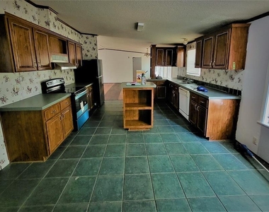 14536 Cochran Road - Photo Thumbnail 7