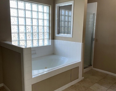 14009 Hollow Canyon Lane - Photo Thumbnail 10