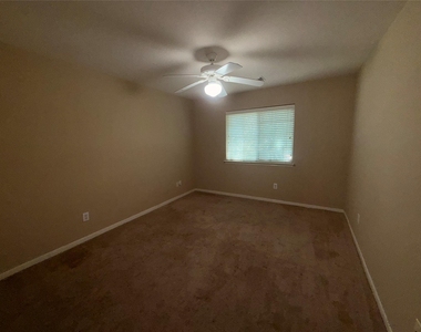 14009 Hollow Canyon Lane - Photo Thumbnail 12
