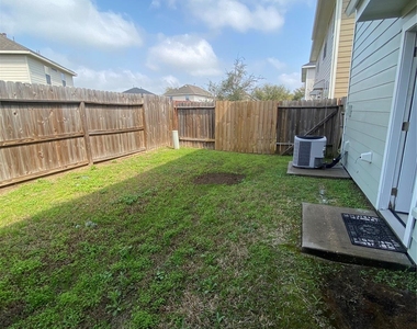 8925 Elm Drake Lane - Photo Thumbnail 4