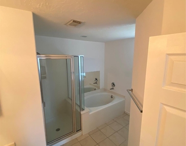 8925 Elm Drake Lane - Photo Thumbnail 9