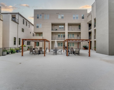 4819 Caroline Street - Photo Thumbnail 29