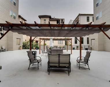 4819 Caroline Street - Photo Thumbnail 32