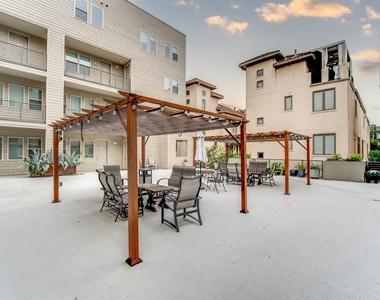4819 Caroline Street - Photo Thumbnail 31