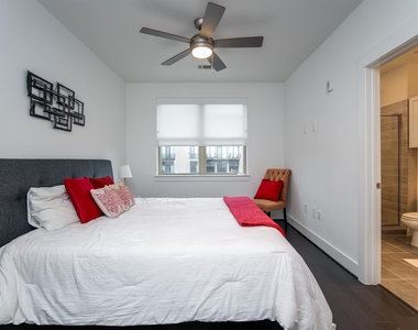 4819 Caroline Street - Photo Thumbnail 6