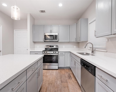 17137 Wilthorne Colony Court - Photo Thumbnail 2