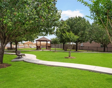 17137 Wilthorne Colony Court - Photo Thumbnail 16