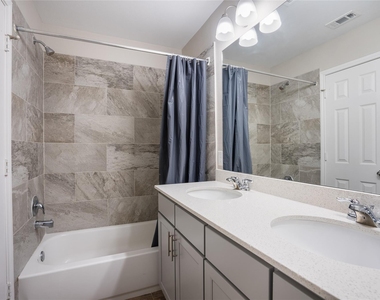 17137 Wilthorne Colony Court - Photo Thumbnail 15