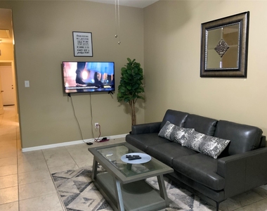 3006 Bolt Street - Photo Thumbnail 12