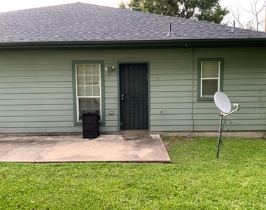3006 Bolt Street - Photo Thumbnail 7