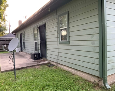 3006 Bolt Street - Photo Thumbnail 2